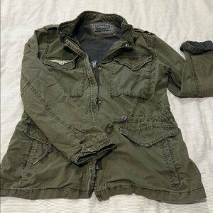Levi’s Brand Green Utility Jacket with Adjustable Waist with drawstring. Med